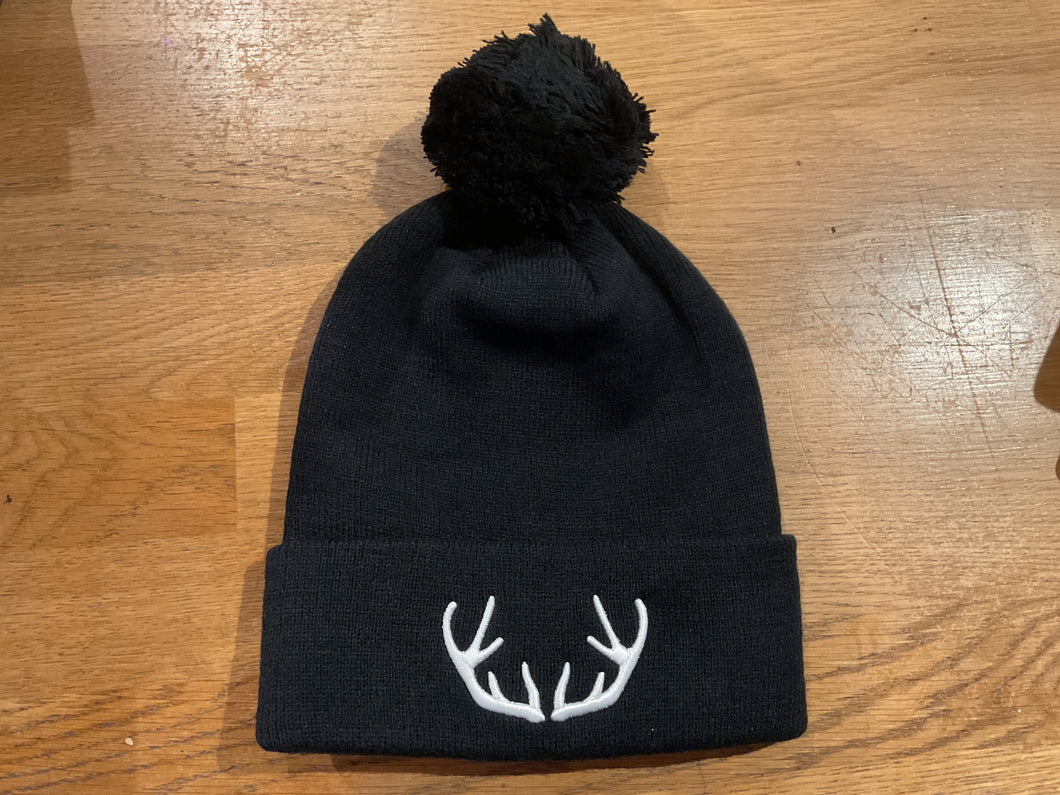 Black pompom natjuk beanie