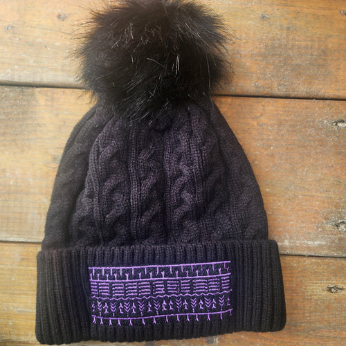 Purple tunniit hat