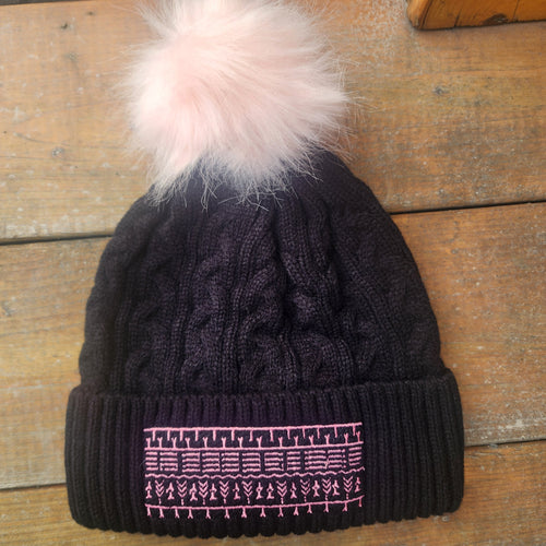 Pink tunniit hat