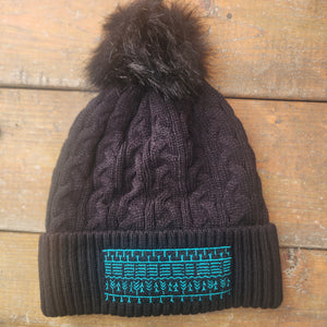 Teal tunniit hat