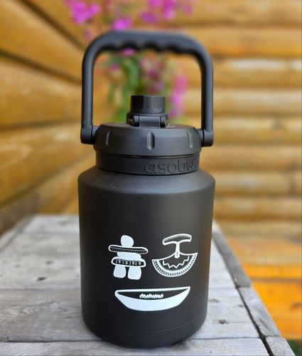Inuuvunga water jug