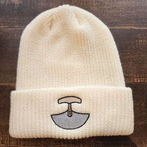 White uluk beanie