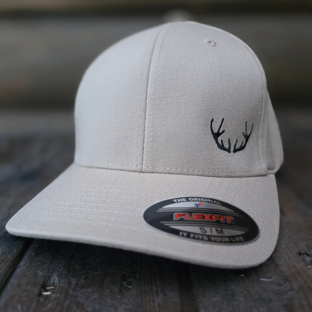 Beige mini natjuk cap