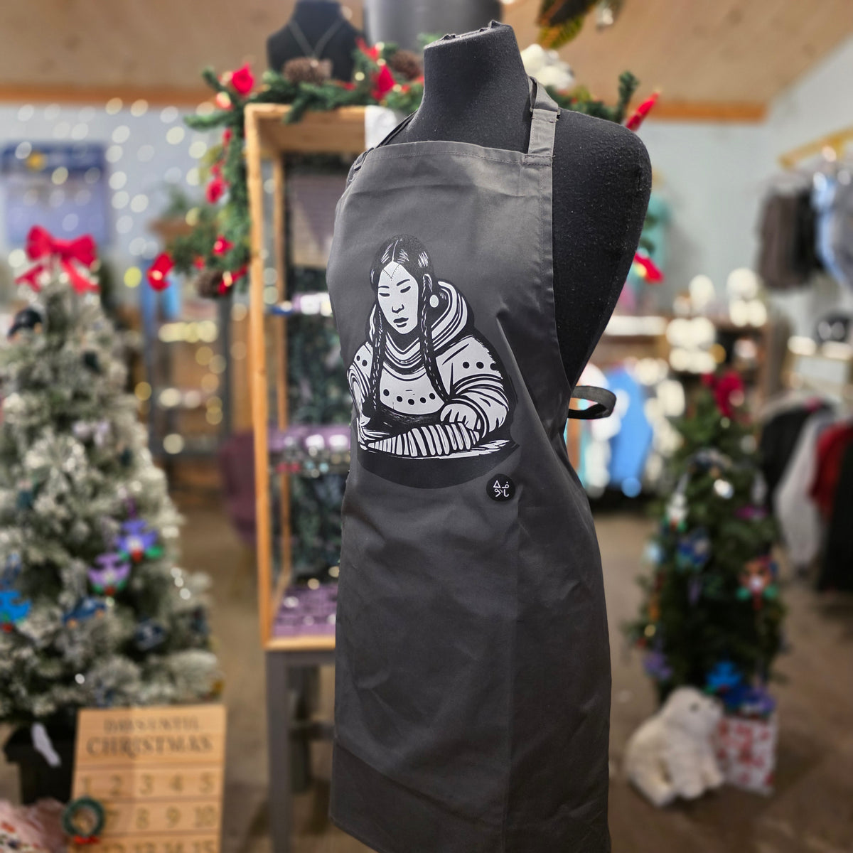 Pitsilik grey apron – Inuuvunga Designs